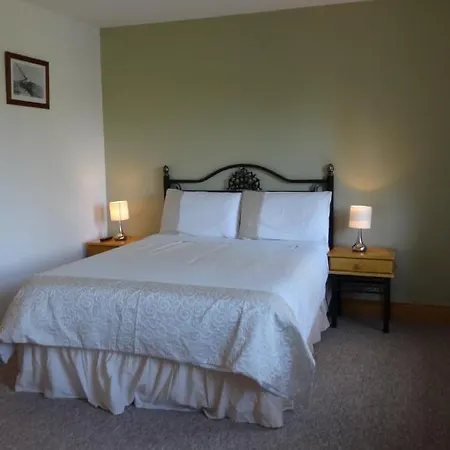 Watersedge Seaviews 4*