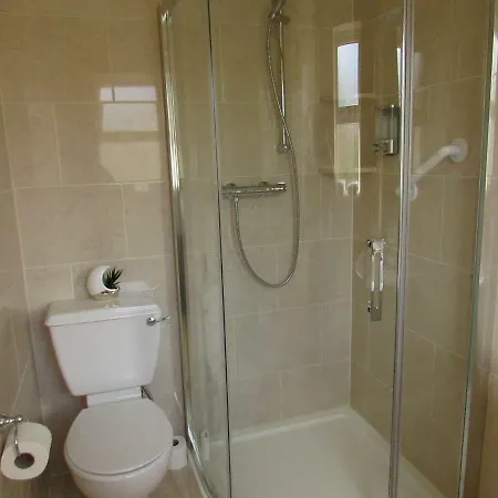 Watersedge Guest house 4*