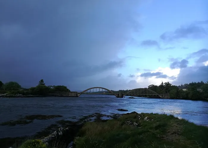 Watersedge Seaviews בית הארחה