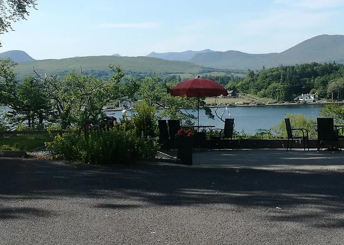 Watersedge Seaviews 4* קנמארה