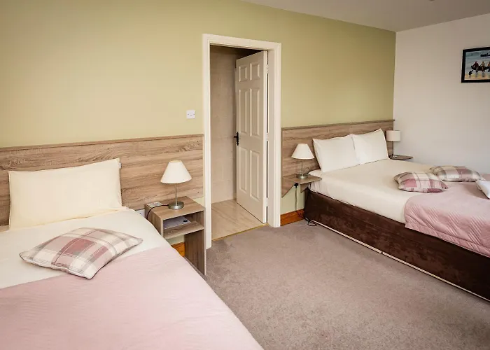 Watersedge Seaviews בית הארחה