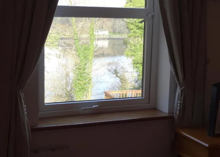 בית הארחה Watersedge Seaviews 4*