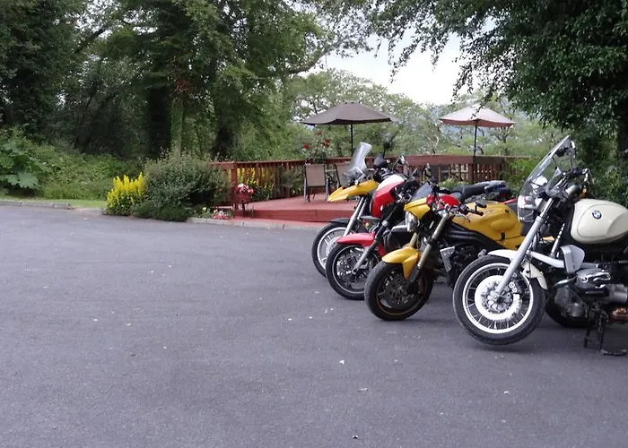 Watersedge Seaviews בית הארחה