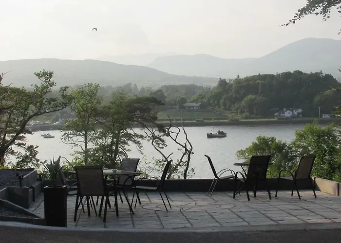 Watersedge Seaviews בית הארחה